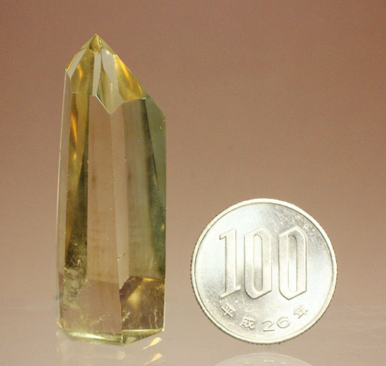 薄黄色の天然鉱物、その名はシトリン(citrine)（その11）