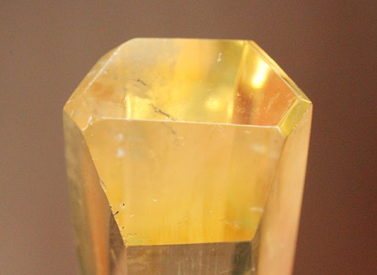 薄黄色の天然鉱物、その名はシトリン(citrine)（その4）