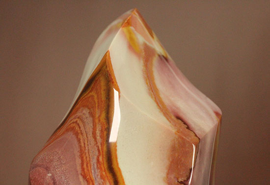 マダガスカルの土地が生んだ鉱物、ポリクロームジャスパー(polychrome jasper)(その2)
