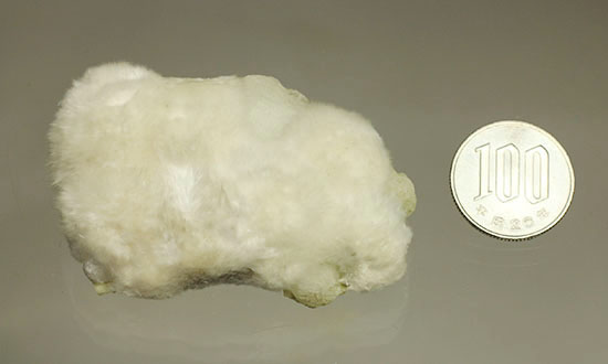 鉱物なのにふわふわです！ラビットテールの別名をもつオケナイトこと、オーケン石(okenite)（その12）