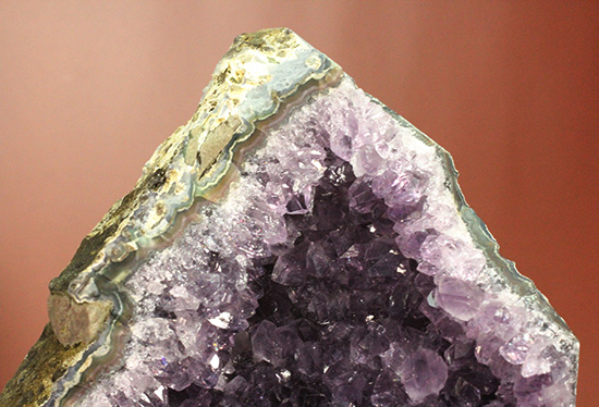 １.５キロオーバー！紫水晶ことアメシストの原石、キラキラ輝く迫力標本(Amethyst)（その11）