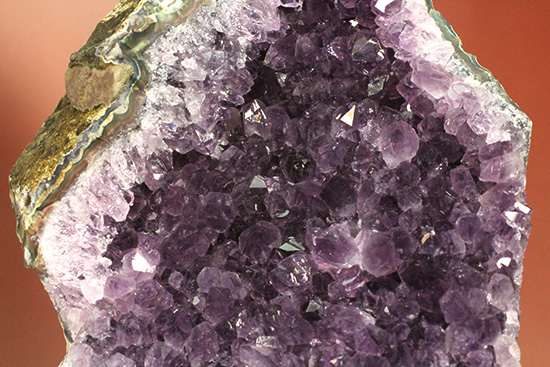１.５キロオーバー！紫水晶ことアメシストの原石、キラキラ輝く迫力標本(Amethyst)（その12）