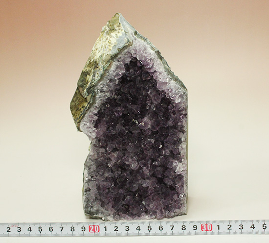 １.５キロオーバー！紫水晶ことアメシストの原石、キラキラ輝く迫力標本(Amethyst)（その18）