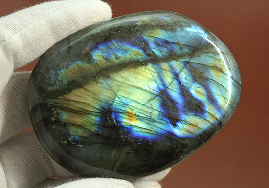 青と黄色の閃光を放つ！両面魅力のラブラドライト(Labradorite)（その11）