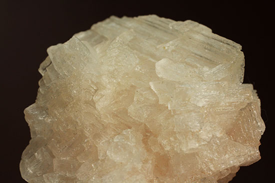 米国産ピンク岩塩(Halite)結晶（その3）
