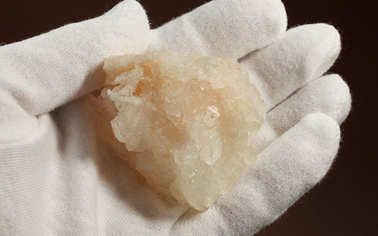 米国産ピンク岩塩(Halite)結晶（その5）