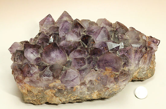 強い濃い紫が印象的な、５ｋｇを超える宝石アメシスト原石（その15）