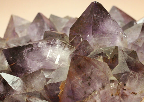 強い濃い紫が印象的な、５ｋｇを超える宝石アメシスト原石（その4）