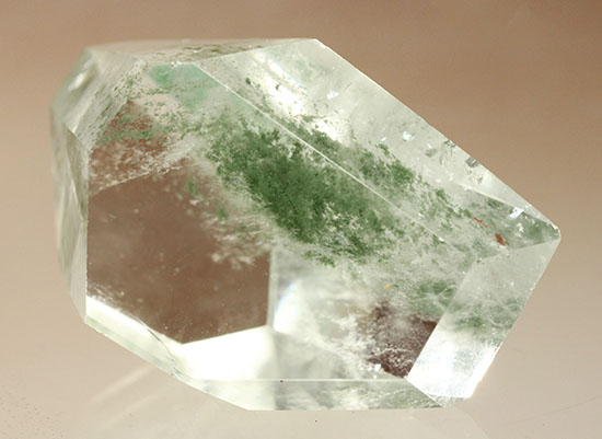 緑泥石を内包した水晶。透明度高い！（その14）