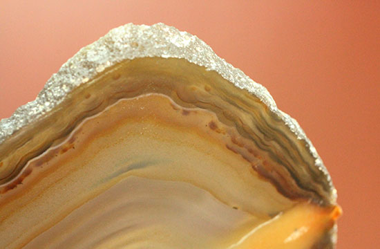 地球が生み出した縞模様です。メノウのスライス標本(Agate)（その5）