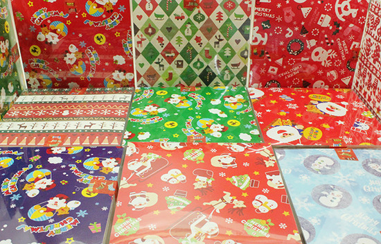 子ども用クリスマスプレゼントに最適!ラッピング無料!光るアンモナイトや恐竜ウンチ化石など人気化石が入った、お得なバラエティ化石5点セット(光るアンモナイト、ヘマタイトアンモナイト、恐竜ウンチ化石、スピノサウルス歯、モササウルスの歯)(その17)