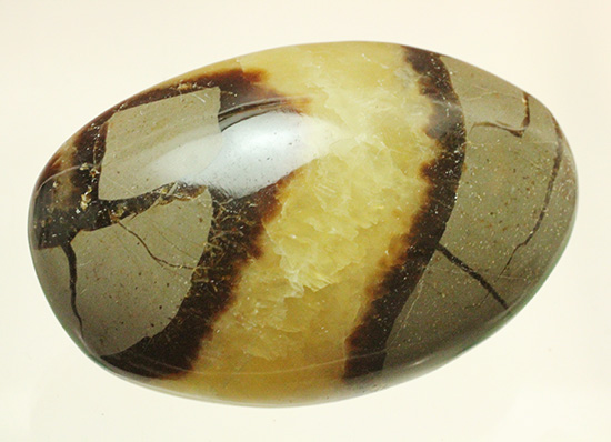 この3色の色の秘密は一体何でしょう!?鉱物セプタリアン(Septarian)(その10)
