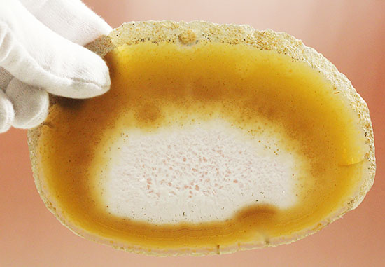 中央部がステンドグラスのように透き通ります!鉱物メノウ標本(Agate)(その6)