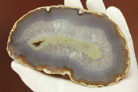 中央のクリアな美しさが特徴です。厚みのある鉱物メノウ(その5)