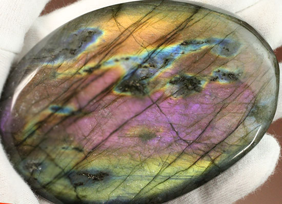 希少色、紫色を堪能できる、大きな鉱物ラブラドライト(Labradorite)（その11）