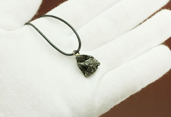 身につけるのにちょうどよい大きさです。カンポ・デル・シエロ隕石の