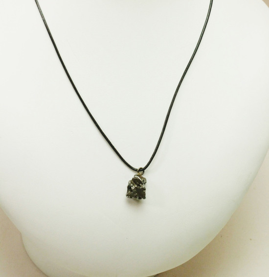 身につけるのにちょうどよい大きさです。カンポ・デル・シエロ隕石の