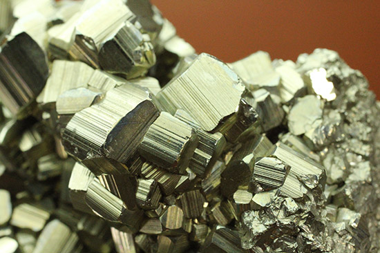 274グラムのズッシリ標本！大きな結晶体がいくつも見られる、黄鉄鉱、またの名をパイライト(pyrite)（その5）