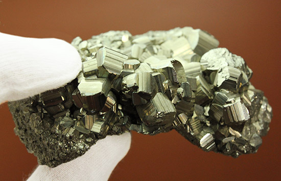 274グラムのズッシリ標本！大きな結晶体がいくつも見られる、黄鉄鉱、またの名をパイライト(pyrite)（その9）