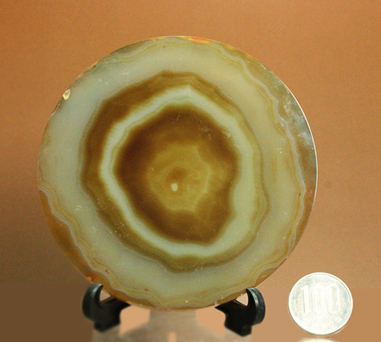 優しい色合いに心ほっこり。円形の鉱物メノウ(agate)（その10）