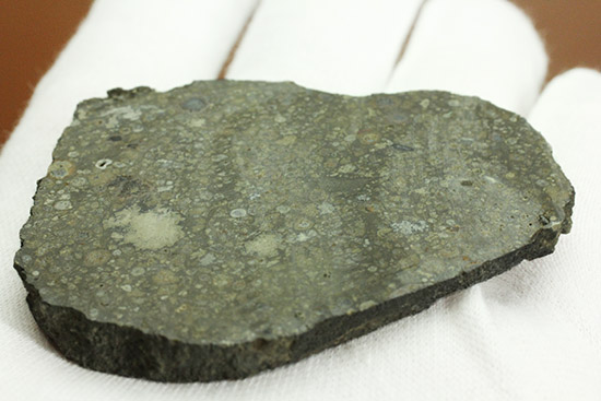 これぞロマンの塊！太陽系最古の物質でもある、アエンデ隕石のスライス 