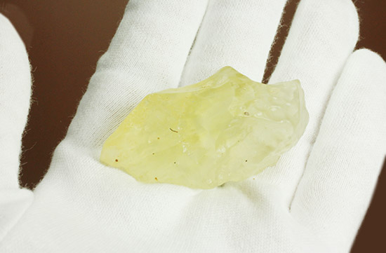 リビアの宝石!隕石衝突時に生成した天然ガラス、リビアングラス 隕石 販売