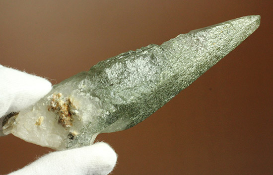 常人では分け入ることができないヒマラヤ山脈の高地で採集されたガネッシュヒマール産ヒマラヤ水晶（その1）