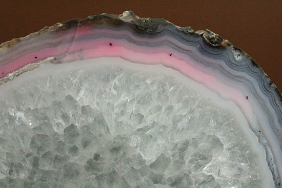 中の結晶がキラキラ！６５０グラムの鉱物メノウ標本をサービスプライスで。(Agate)（その11）