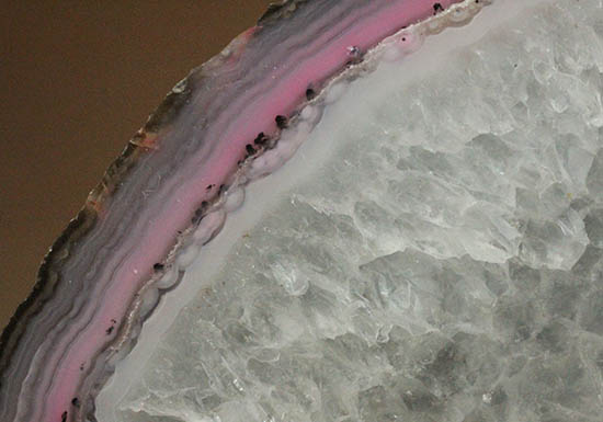 中の結晶がキラキラ！６５０グラムの鉱物メノウ標本をサービスプライスで。(Agate)（その12）