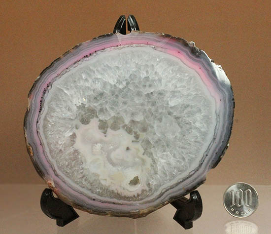 中の結晶がキラキラ！６５０グラムの鉱物メノウ標本をサービスプライスで。(Agate)（その13）