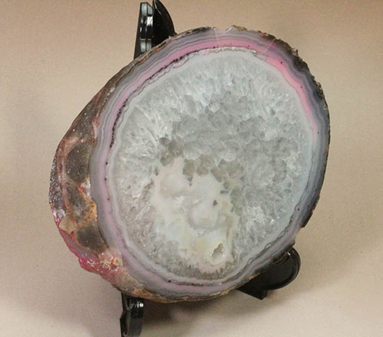 中の結晶がキラキラ!650グラムの鉱物メノウ標本をサービスプライスで。(Agate)(その4)