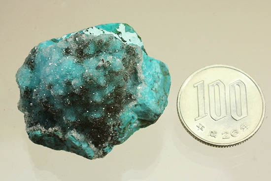 鮮やかなグリーンのきらめく結晶体。ペルー産、珪孔雀石こと、クリソコラ。（その11）