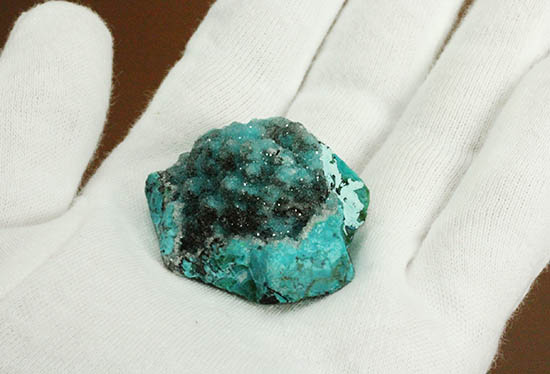 鮮やかなグリーンのきらめく結晶体。ペルー産、珪孔雀石こと、クリソコラ。(その3)