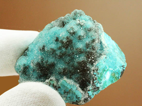鮮やかなグリーンのきらめく結晶体。ペルー産、珪孔雀石こと、クリソコラ。（その9）