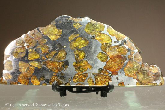 石鉄隕石（stony iron meteorite）　画像